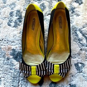 Seychelles black white yellow peep toe shoes